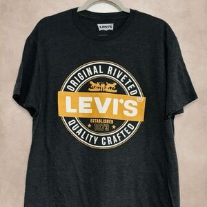 Levi's Charcoal Graphic Tee with Gold Logo